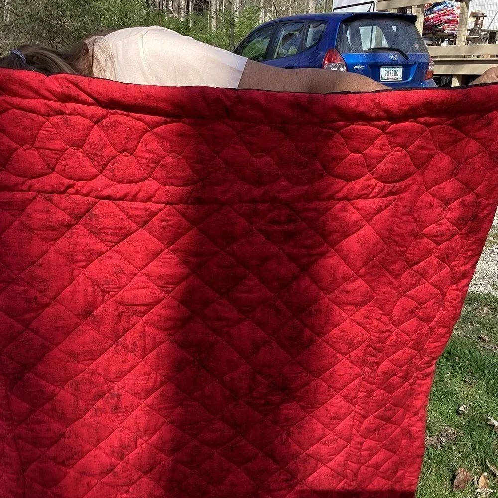 NWT Sparkling Christmas Quilt with Four Borders